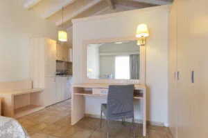 Superior Classic room with mirror